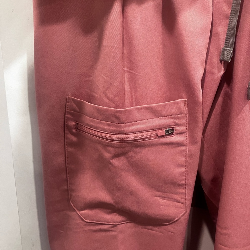 Pink Scrub Set with Pockets - Picture 7 of 9